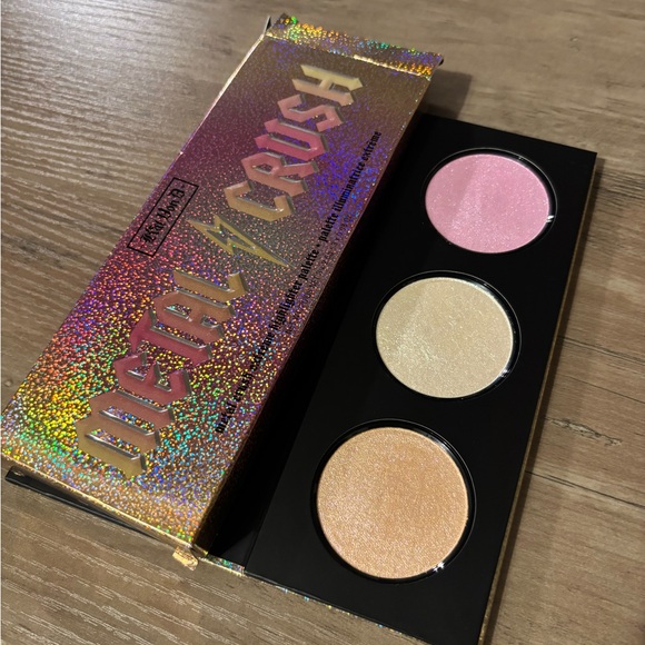 Kat Von D Metal Crush Highlighter Palette - Picture 2 of 4